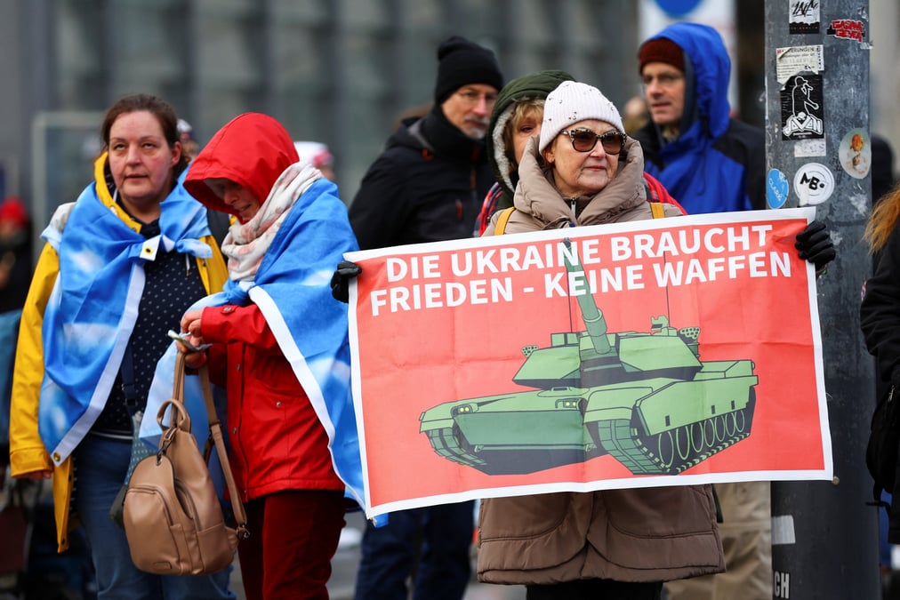Manifestation contre la livraison d'armes a l'ukraine a berlin