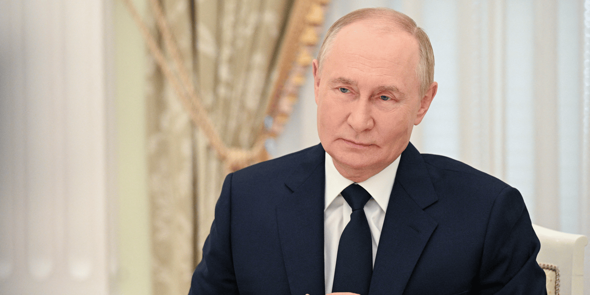Le president russe vladimir poutine lors d'une reunion avec le premier ministre chinois li qiang a moscou