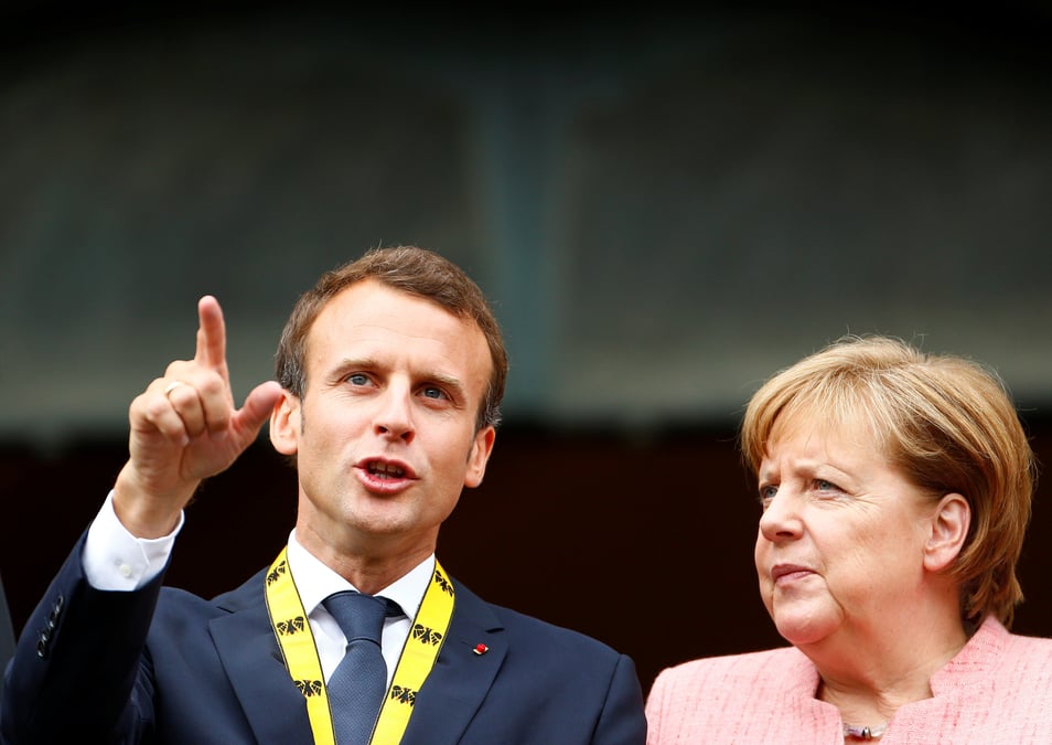 Zone euro: macron en quete de concessions d'une merkel affaiblie