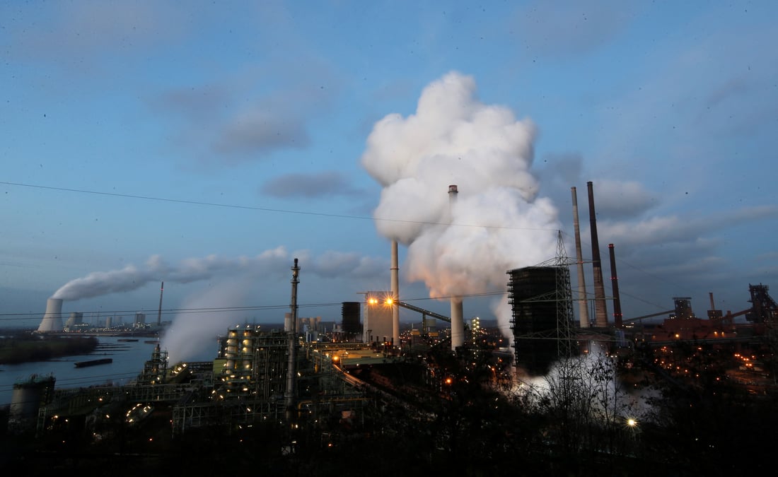 Zone euro: recul inattendu sur un an de la production industrielle en novembre