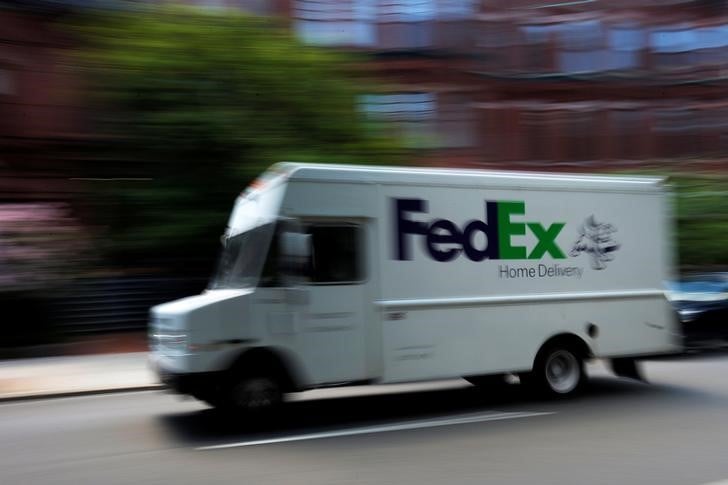 Tnt et fonds de retraite pesent sur le 4e trimestre de fedex