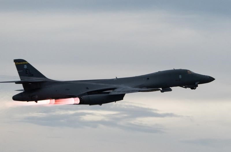 Un bombardier us b-1b a survole la peninsule coreenne