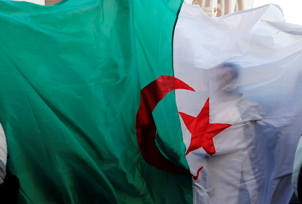 Pour l'elu rn jose gonzalez, macron a commis "une erreur monumentale" sur l'algerie