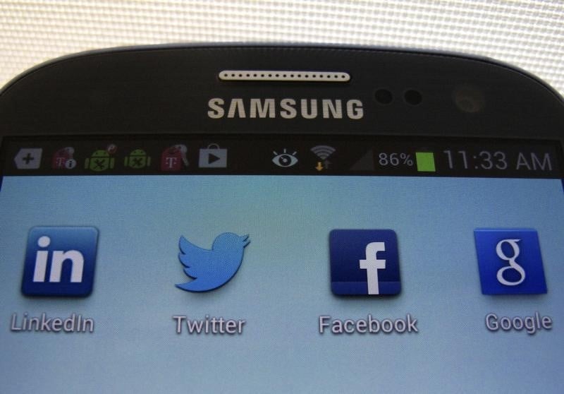 Les autorites vont surveiller les reseaux sociaux pour la presidentielle
