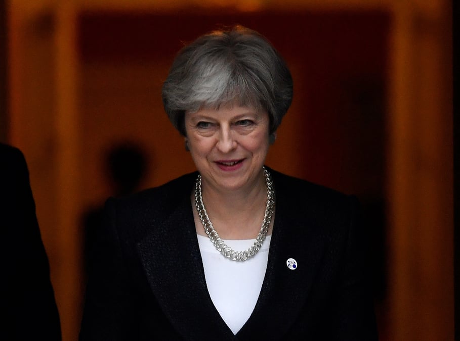 Fragilisee par le brexit, theresa may redit qu'elle ne renoncera pas