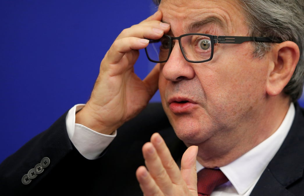 Melenchon boycottera le discours de macron mardi a l'elysee