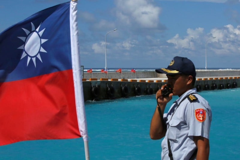 Les etats-unis ont envoye deux navires dans le detroit de taiwan