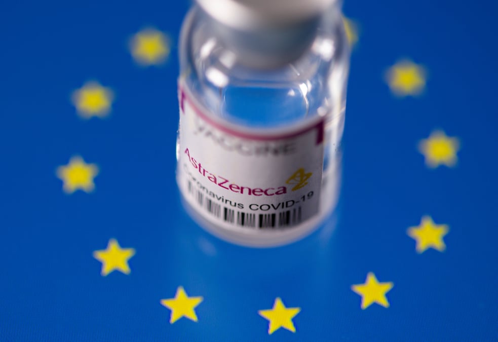 Coronavirus: l'ue pourrait cesser de commander des vaccins astrazeneca, selon beaune