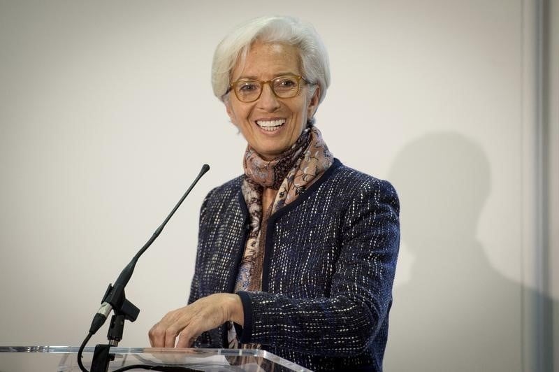 Christine lagarde reconduite a la tete du fmi