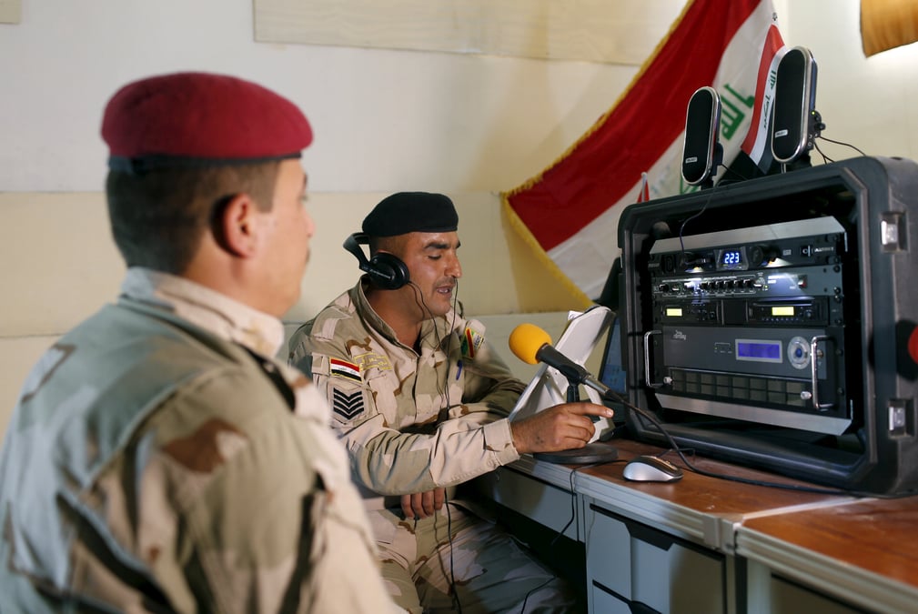 Avant la bataille de mossoul, la lutte est sur les ondes