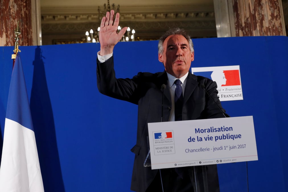Philippe critique bayrou pour ses pressions sur des journalistes