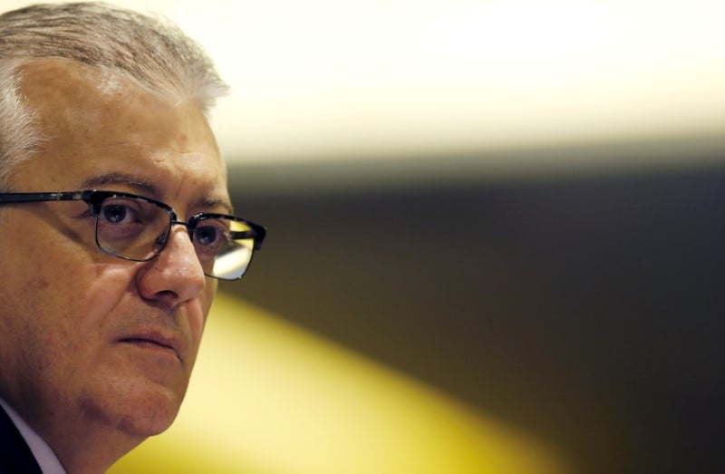 Bresil: l'ancien patron de petrobras arrete pour corruption