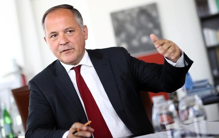 Coeure (bce) juge "utile" un budget pour la zone euro