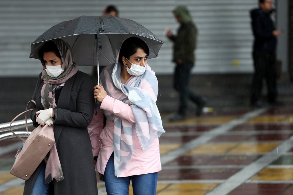 Le coronavirus accentue l'isolement de l'iran, l'italie et la coree inquietent