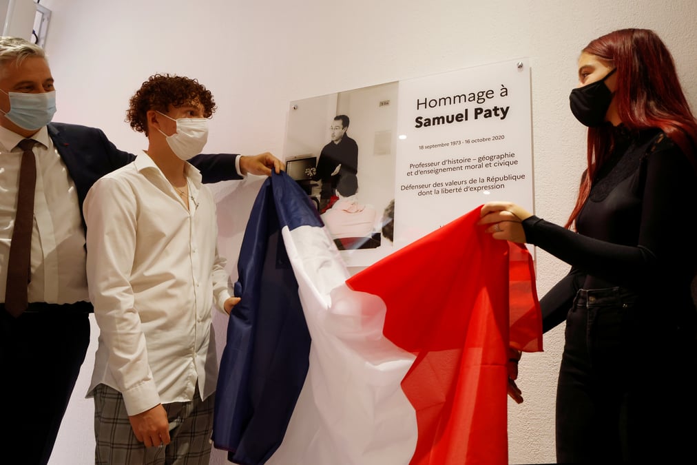 Hommage dans les ecoles a samuel paty, un an apres sa mort