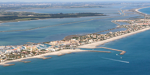 Selon la Chambre régionale des comptes Occitanie, à Frontignan (Hérault), quarante permis de construire ont été accordés dans une zone notée « fort aléas de submersion ».