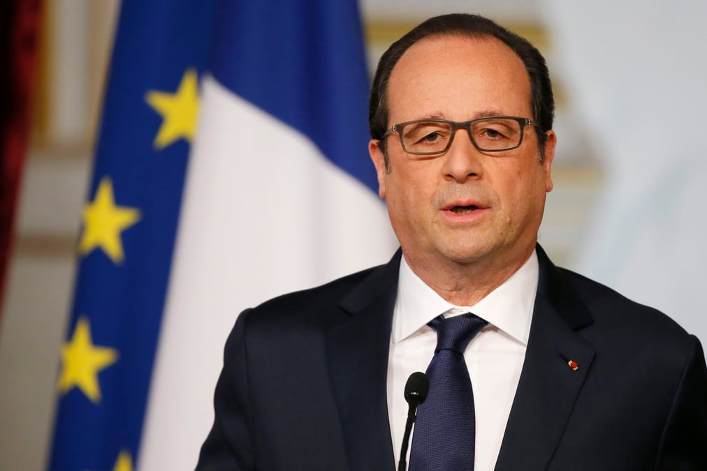 Les fideles de francois hollande defendent son bilan