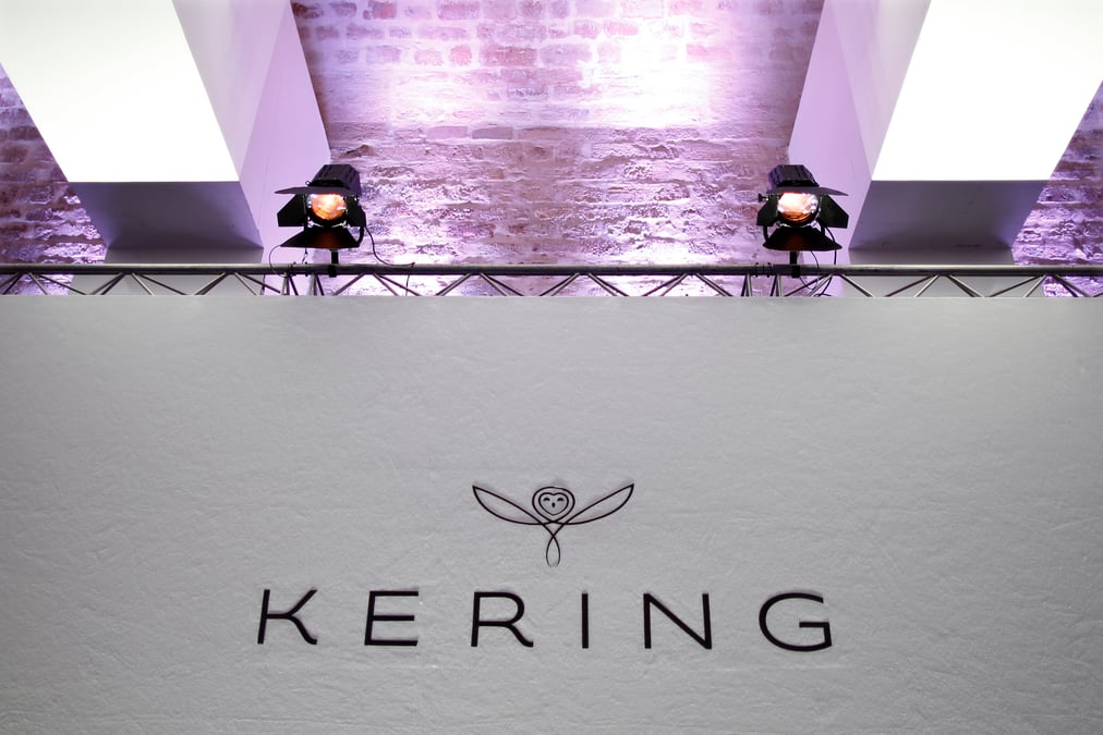 Kering cede pres de 6% de puma