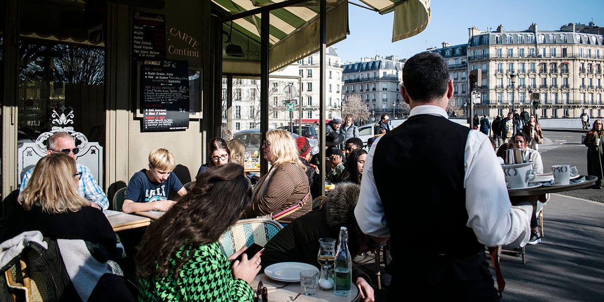 Le 14 février 2023, sur une terrasse de Paris.