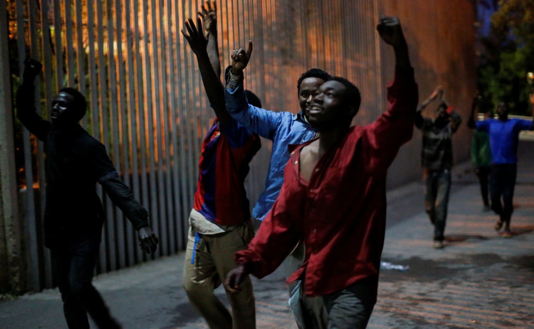 Environ 500 migrants penetrent dans l'enclave espagnole de ceuta