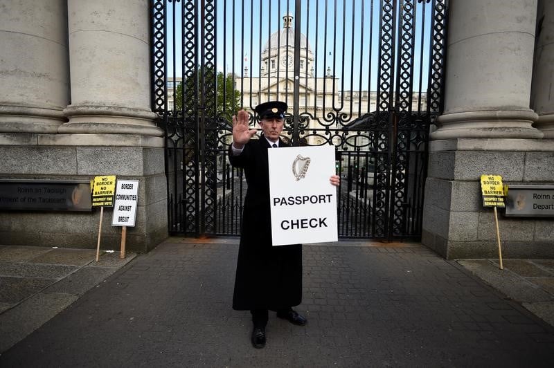 Londres veut un brexit sans poste-frontiere en irlande du nord