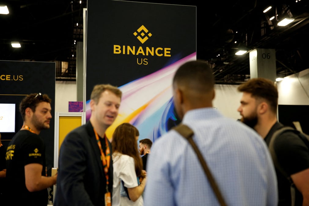 Le logo de binance us lors d'une conference a miami beach, en floride