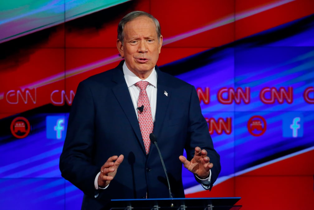 George pataki jette l'eponge dans la course a l'investiture republicaine aux usa