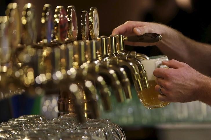 Ab inbev change de patron aux usa pour enrayer le recul des ventes