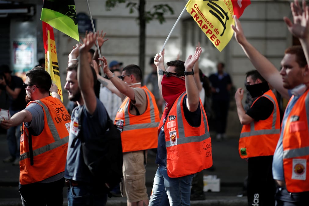 Sncf: l'executif invite les syndicats a reprendre les discussions