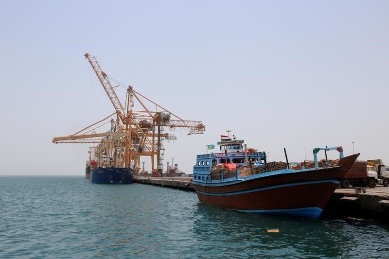 Un navire du pam attaque au large du yemen, pas de victime