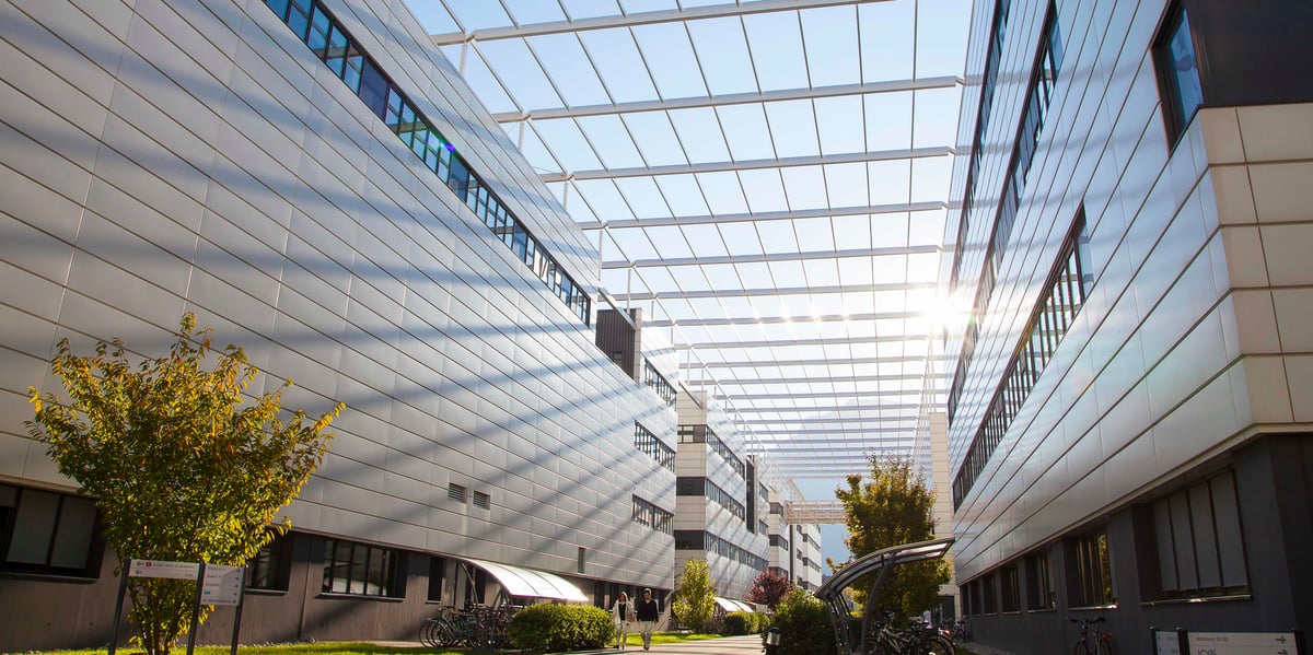 La SEM Minatec Entreprises exploite déjà trois bâtiments de haute technologie (BHT) sur la Presqu'île scientifique de Grenoble, qui proposent des salles blanches, laboratoires et bureaux sur près de 20.000 m² de surface de plancher au total.