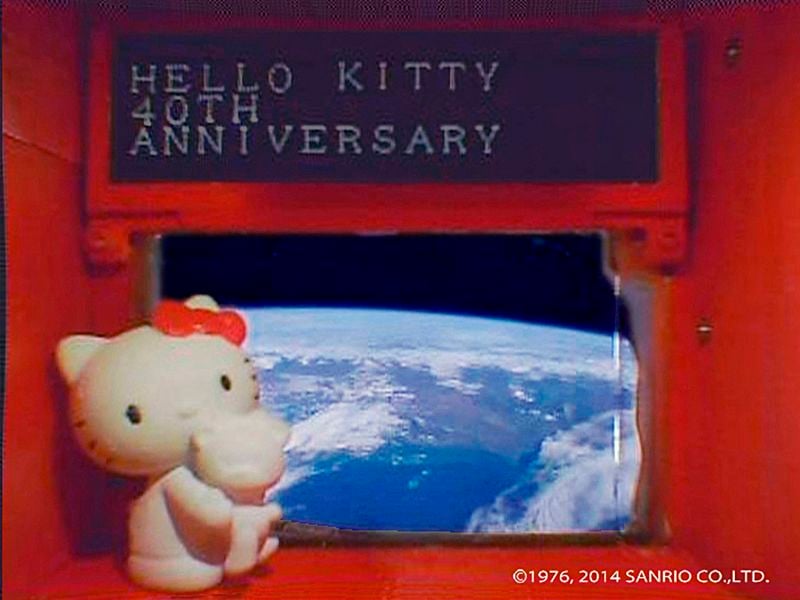 Hello Kitty touriste de l'espace