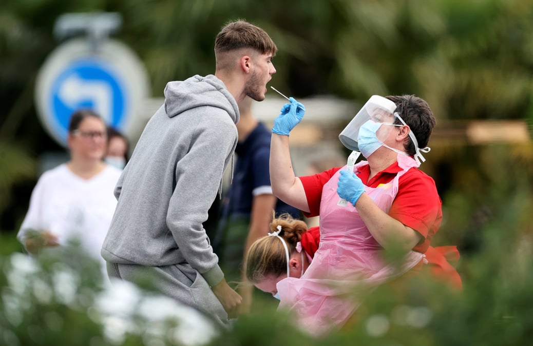 Coronavirus: le pic de surmortalite atteint fin mars-debut avril en france et en europe