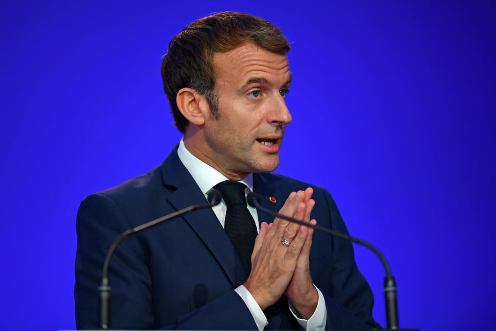 Macron lance un "contrat engagement jeunes" a 500 euros par mois