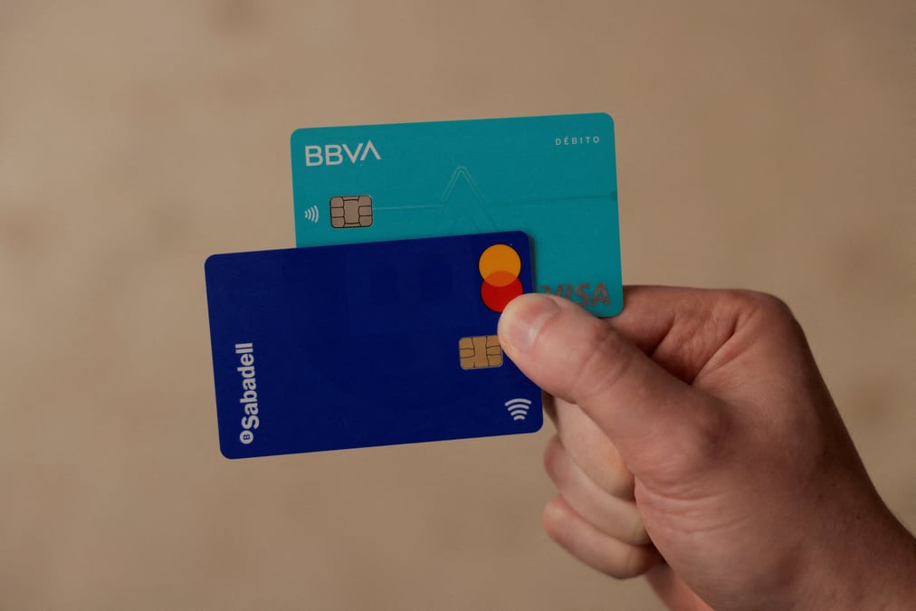 Des cartes de debit des banques bbva et sabadell