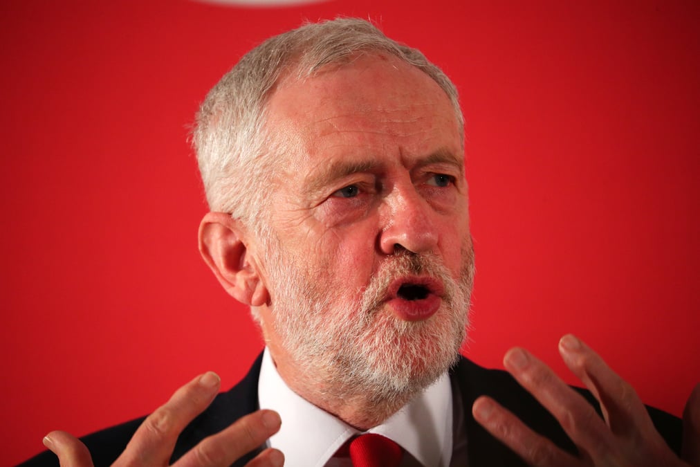 Frappes en syrie: corbyn veut que le parlement de londres soit consulte