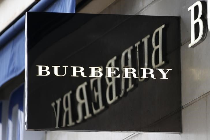Burberry: benefice annuel ajuste en hausse de 2%