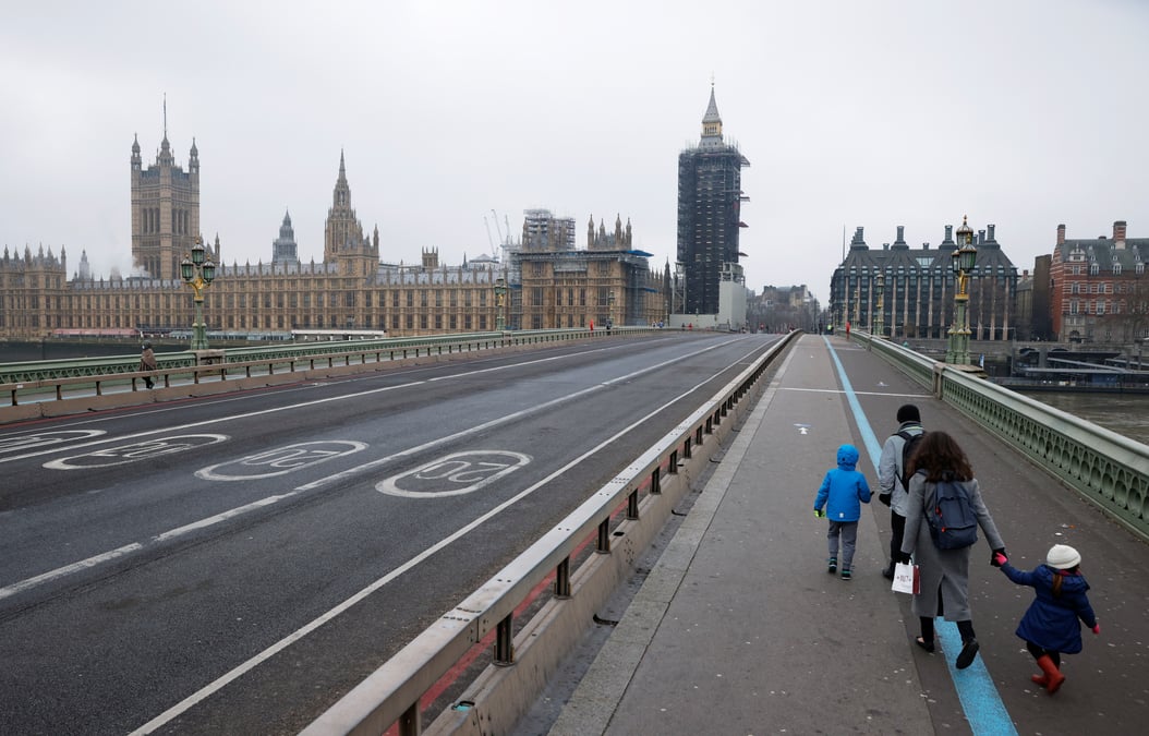 Londres appelle a une treve mondiale pour permettre les vaccinations anti-covid