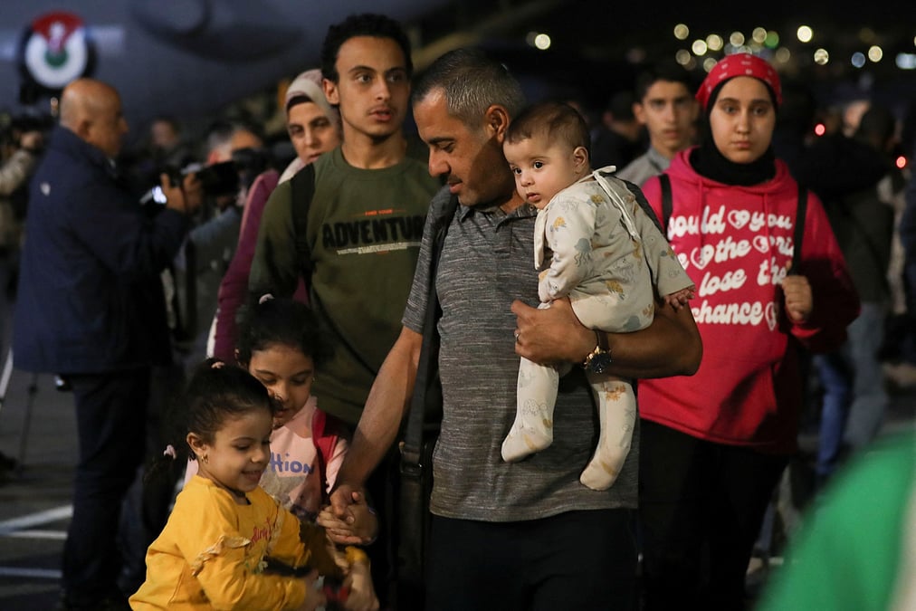 Les jordaniens evacues du soudan arrivent a amman