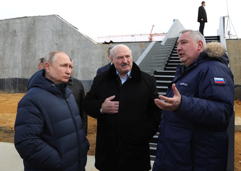 Le president russe poutine et le president bielorusse loukachenko visitent le cosmodrome de vostochny