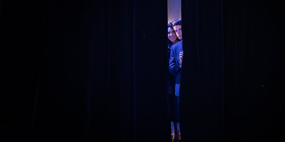 Valérie Hayer et Gabriel Attal en coulisses, hier à Aubervilliers.