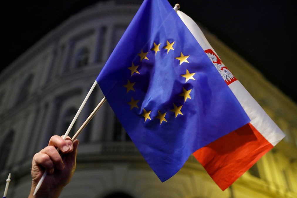 La commission europeenne engage une procedure contre la pologne