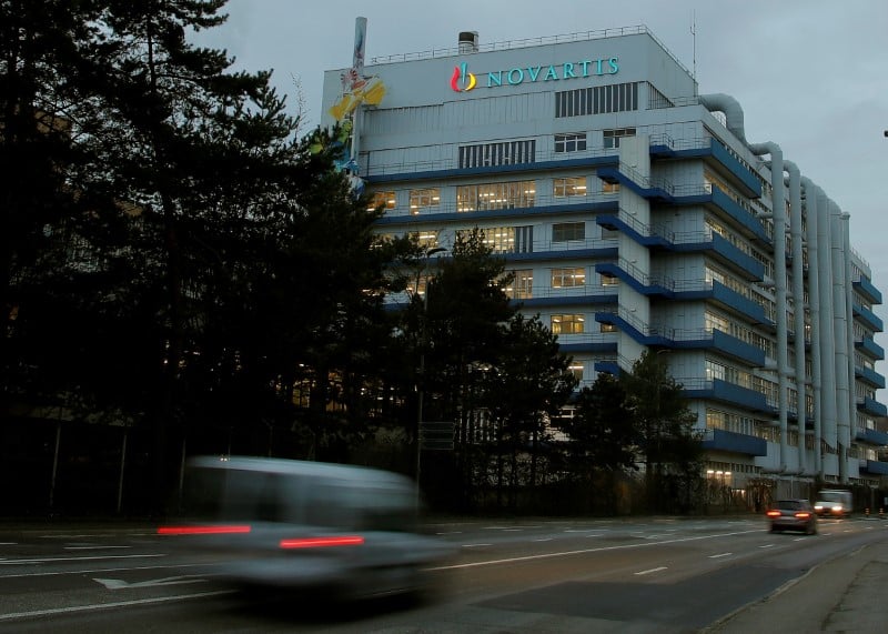 Depart d'un cadre de novartis lie a un contrat avec michael cohen