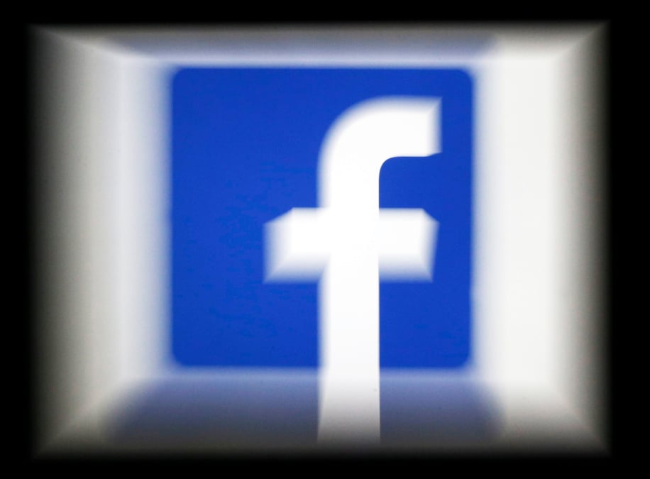 Facebook interdit a un comite pro-trump de faire de la publicite