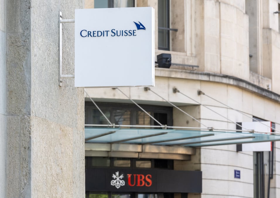 Photo du logo de credit suisse et d'ubs a geneve