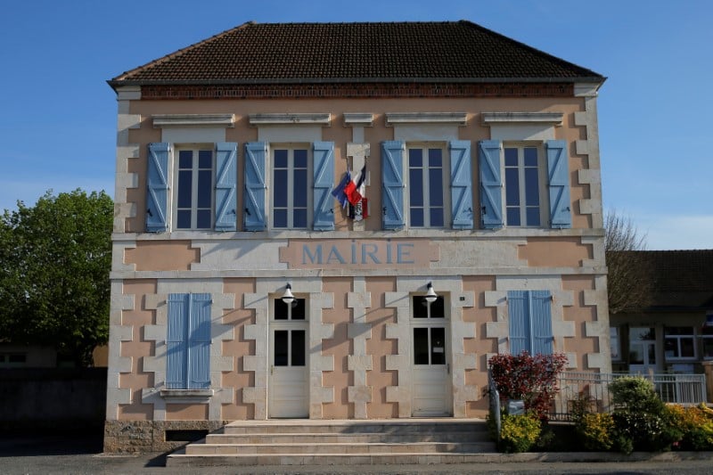 Les executifs locaux rompent le dialogue avec l'etat