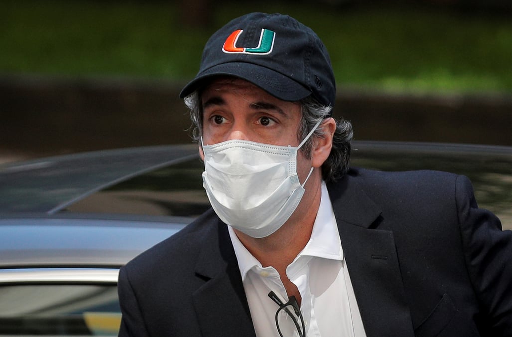 Cohen, ancien avocat de trump, libere de prison et assigne a domicile