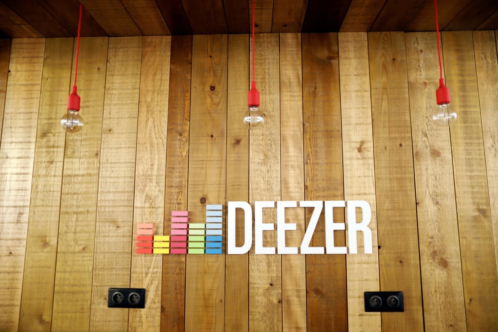 Le logo du service de streaming musical deezer a son siege, a paris