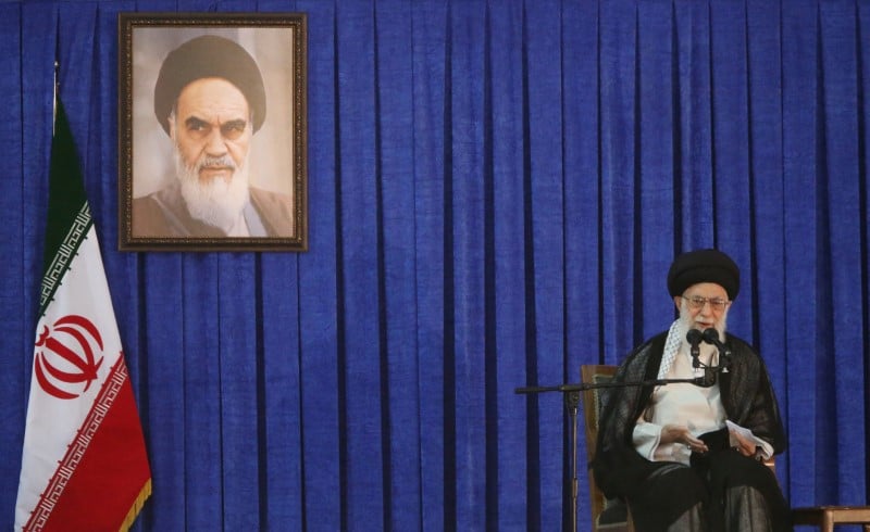"monsieur trump, vous avez commis une erreur", dit khamenei