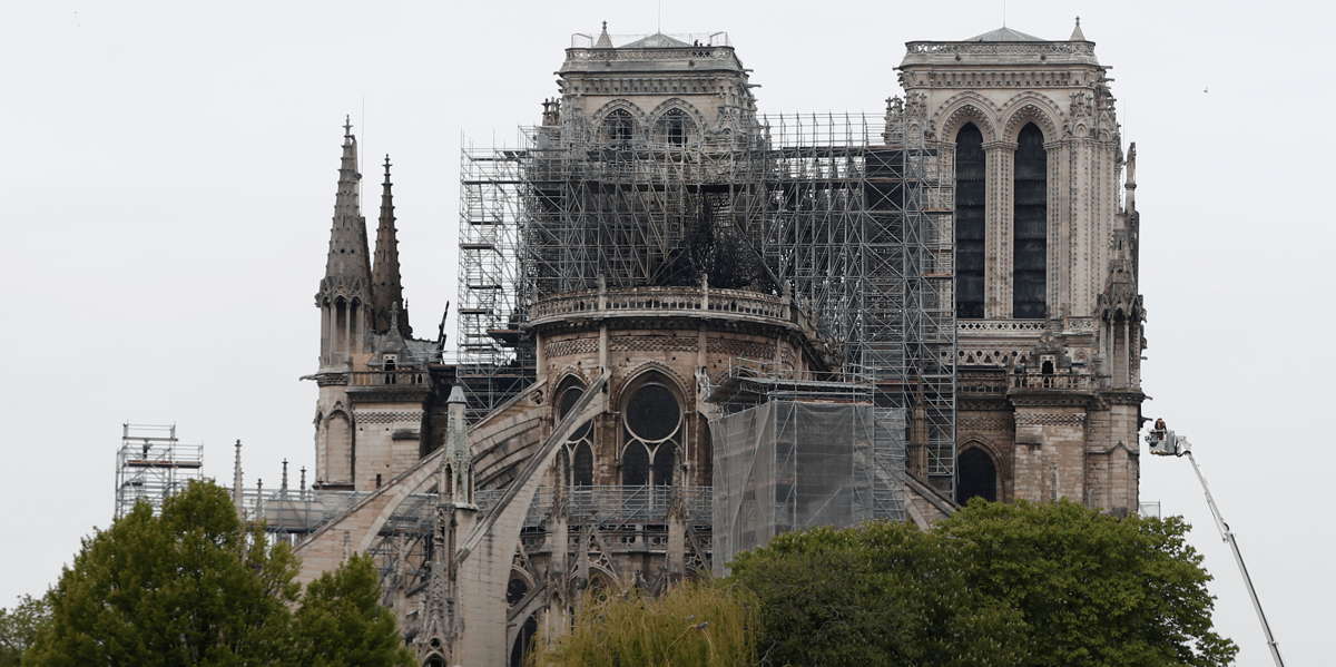 L'incendie de notre-dame maitrise, collecte lancee pour la reconstruction